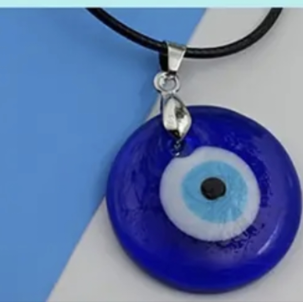 Evil Eye 🧿🧿🧿 necklace NWT - Picture 2 of 2